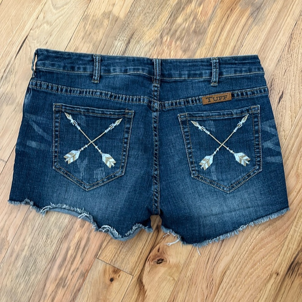 Cowgirl Tuff shorts size 30